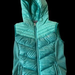 Free Country children’s turquoise puffy vest.